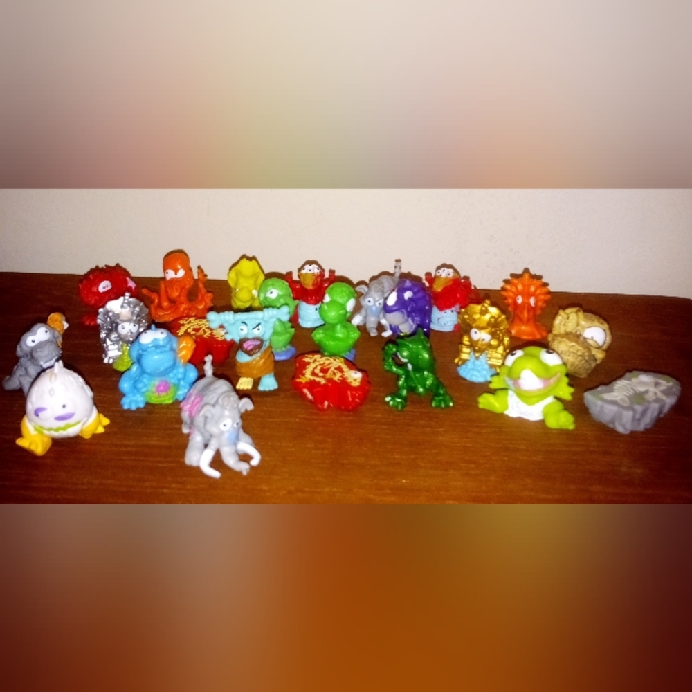 Zuru Smashers Collectibles Series 3 Dino Lot Of 22